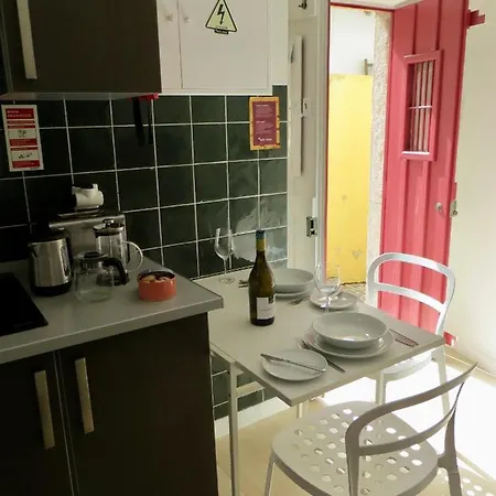 Flh Casa Carol Mouraria דירה